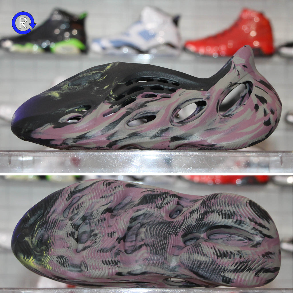 💰SOLD💰 Yeezy Foam Runner 'Carbon' Size 11M Deadstock OG box in good  condition DM for more info . . . #suavkicks #sneakerheads…
