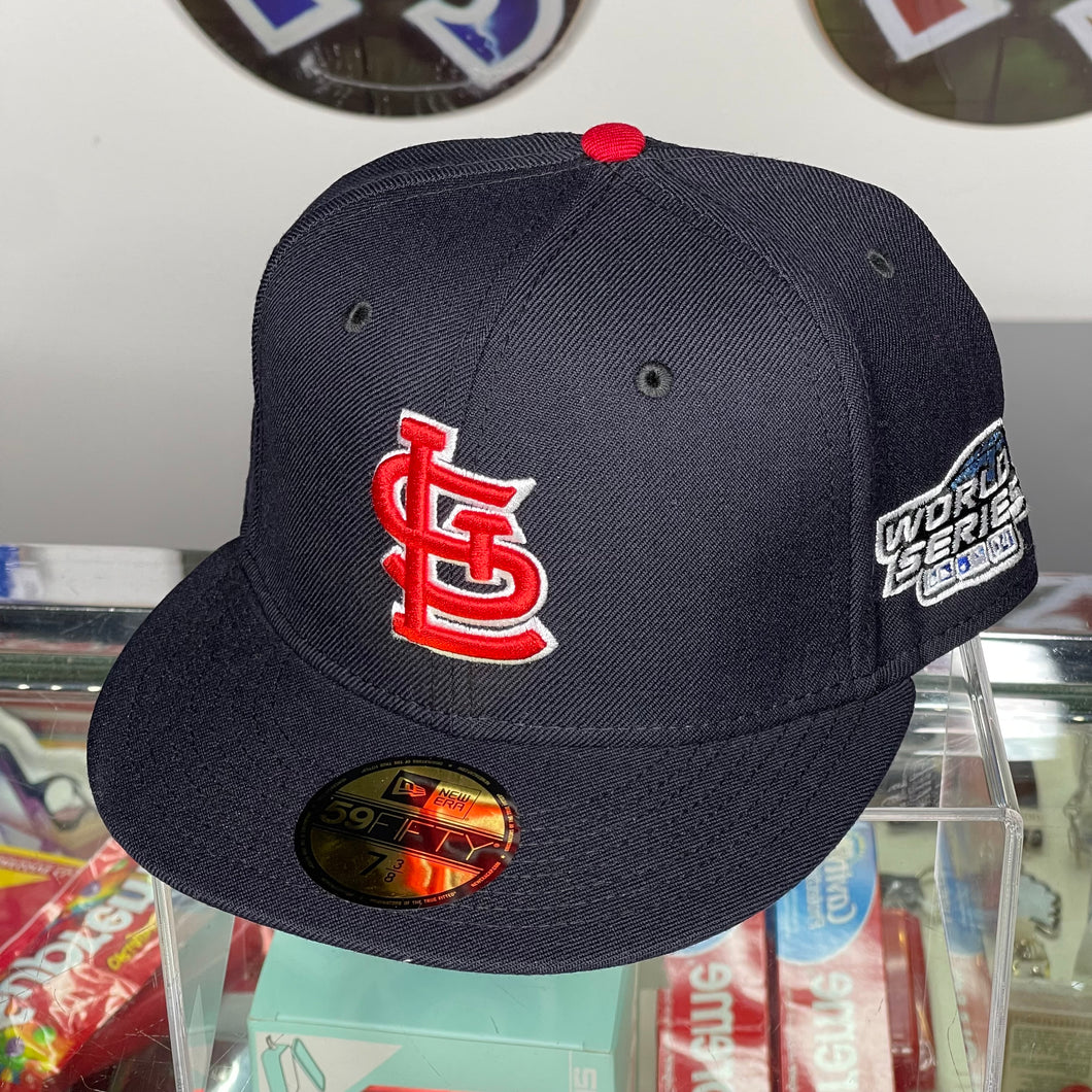 New Era Mens MLB St. Louis Cardinals World Series 2004 59Fifty Fitted Hat  70137654 Navy, Grey Undervisor